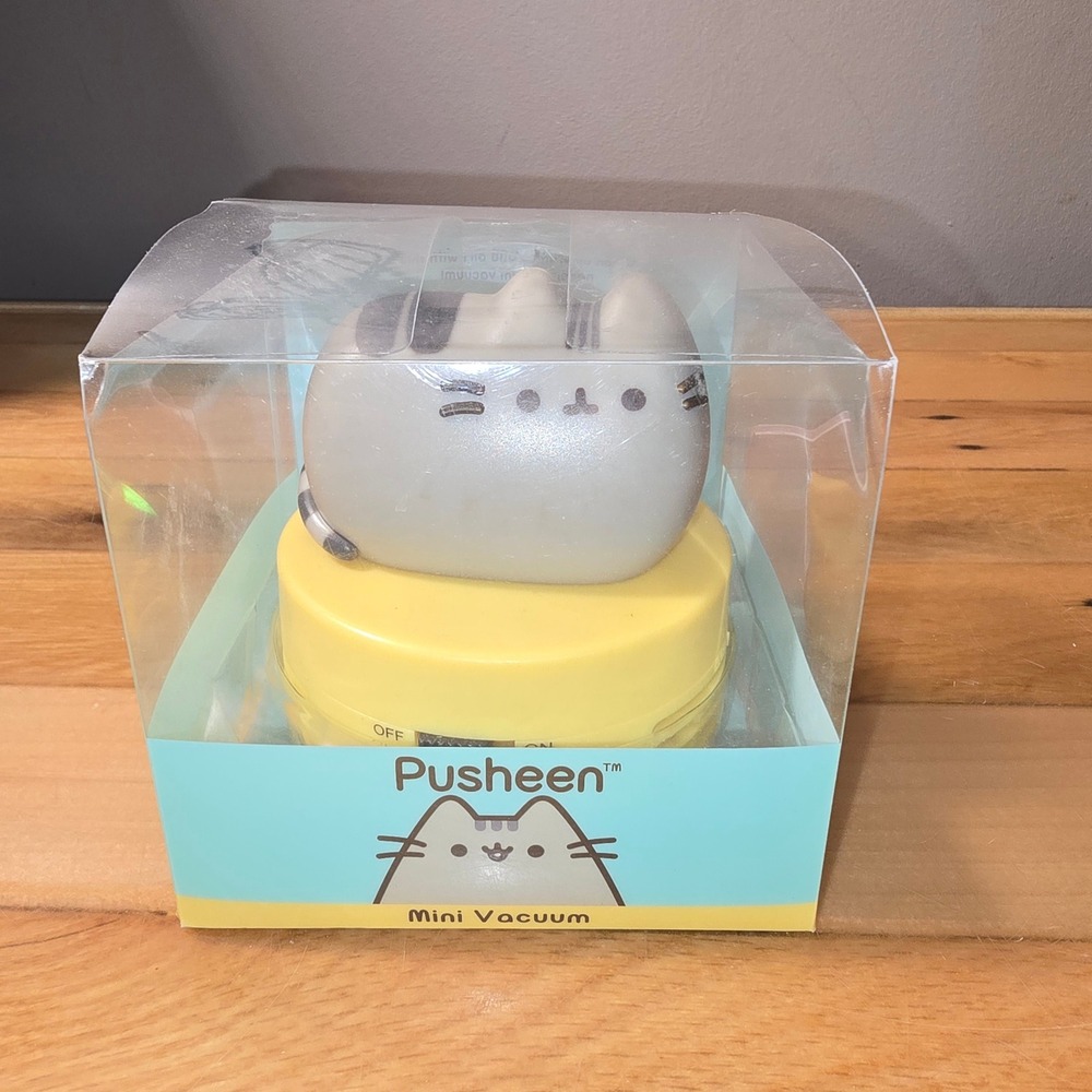 Pusheen Box Exclusive Mini Vacuum and Stellar Trinket Jar Set CultureFly 2019/20